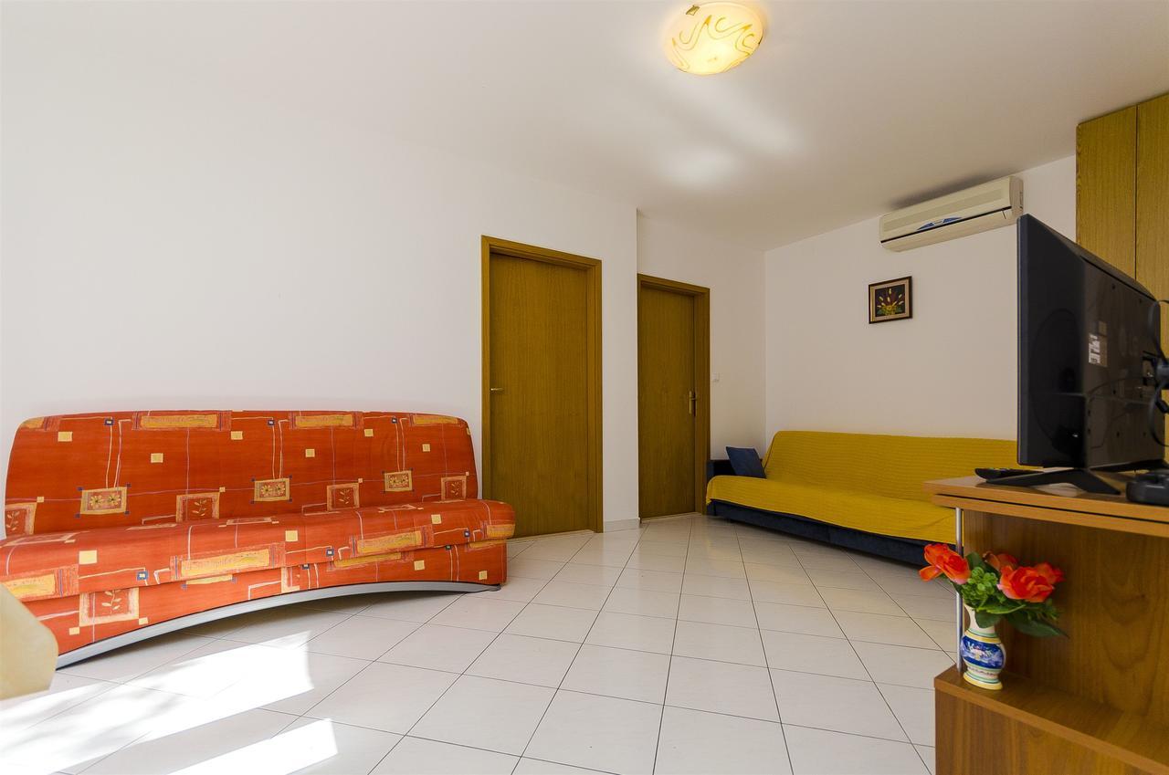 Apartments Krusica Трогир Екстериор снимка