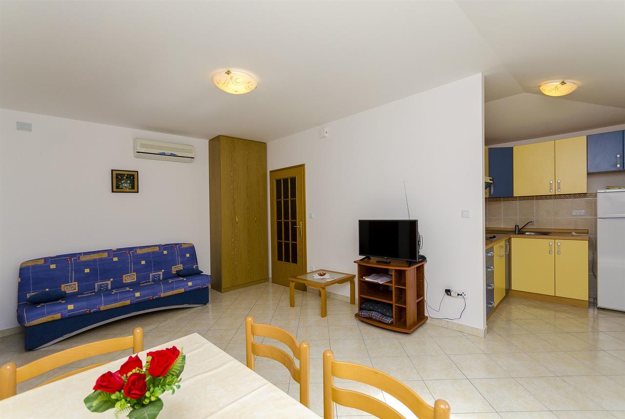 Apartments Krusica Трогир Екстериор снимка